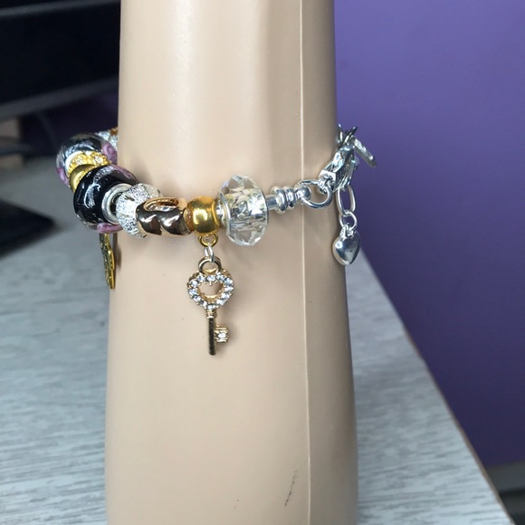 Beautiful faith inspired handmade bracelet - Picture 2 of 4